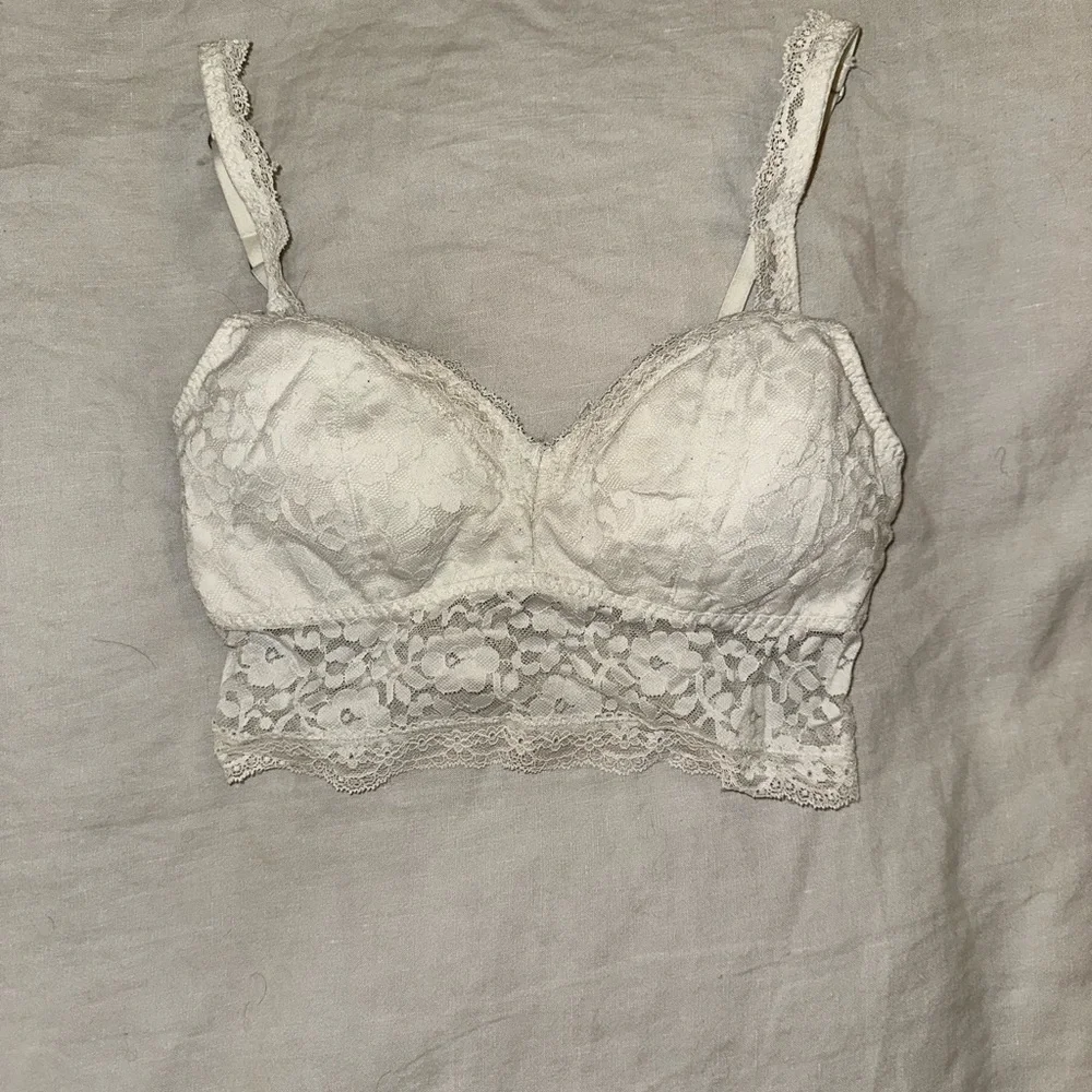 Gilly Hicks Lace Bralette in Cream - Picture 2 of 4